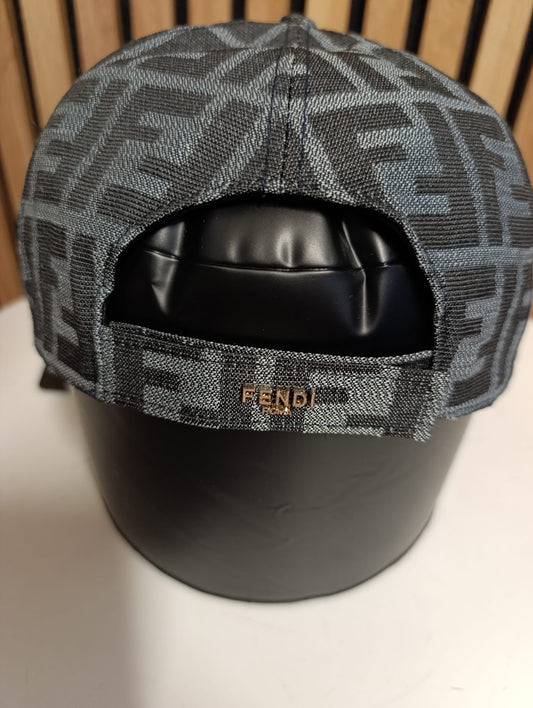 Casquette fendi