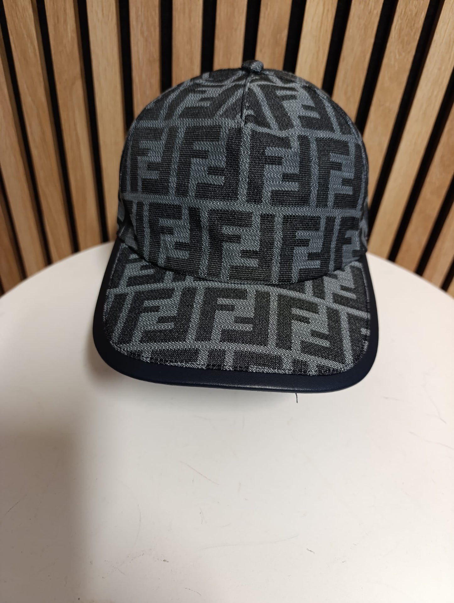 Casquette fendi