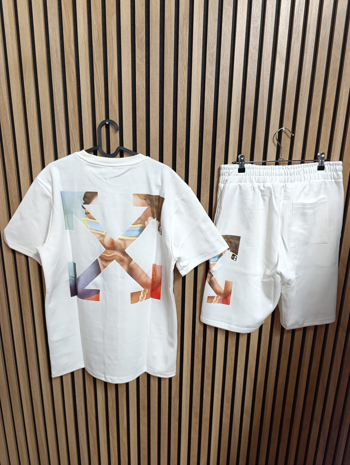 Ensemble off white