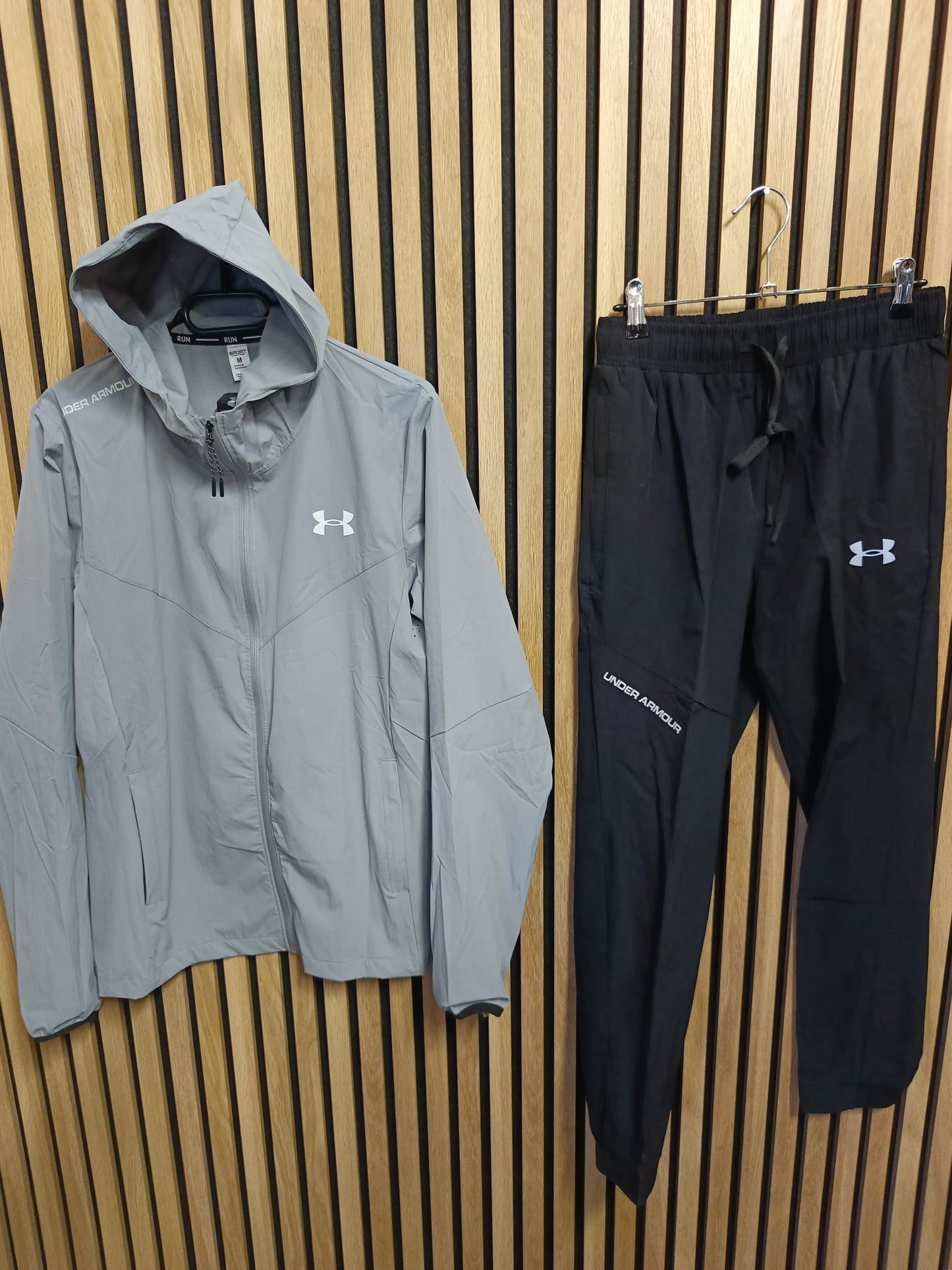 Survetment under armour