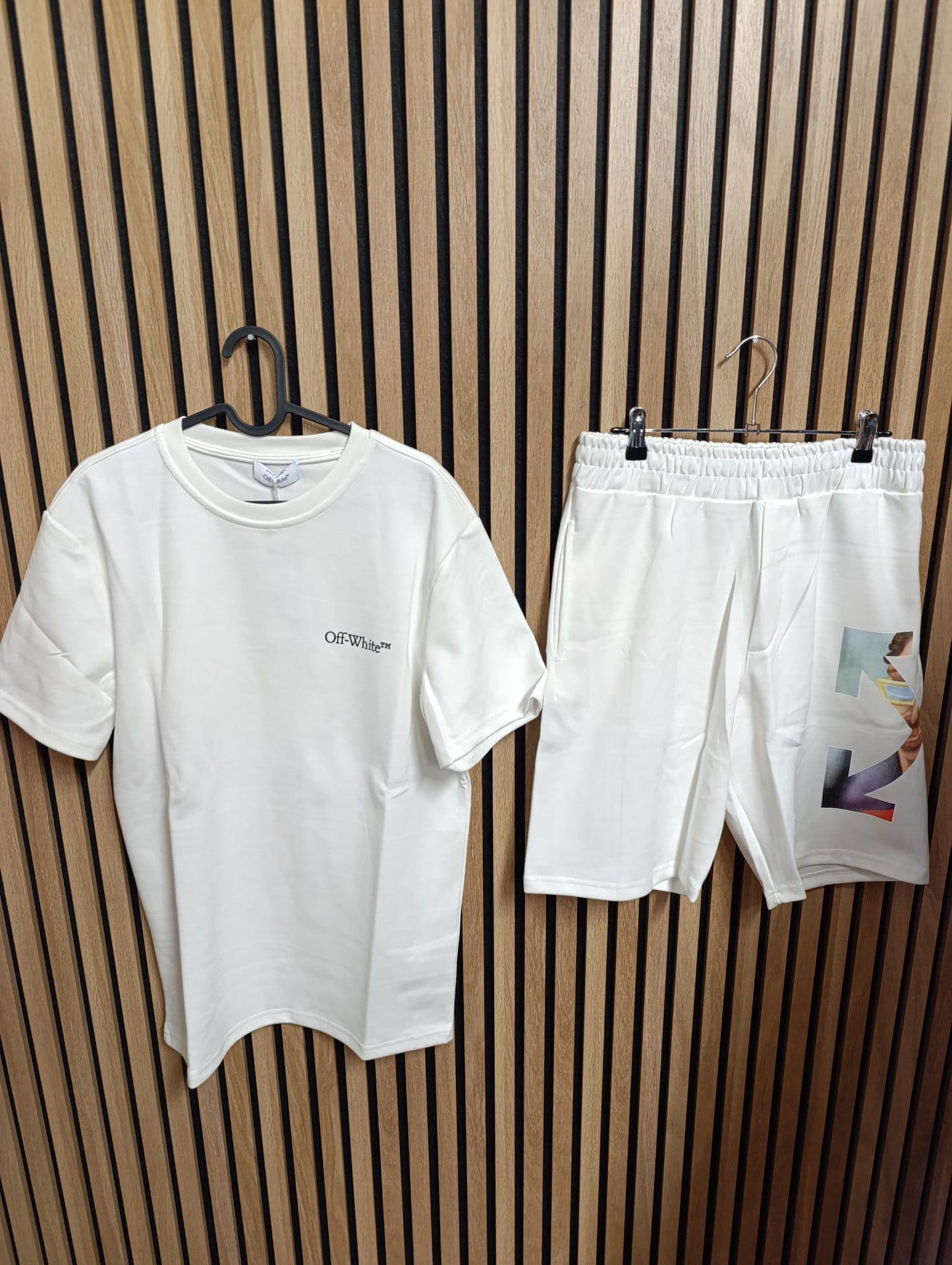 Ensemble off white