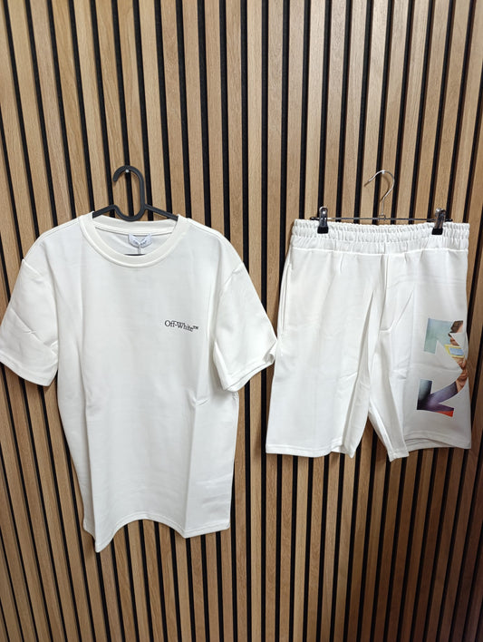 Ensemble off white