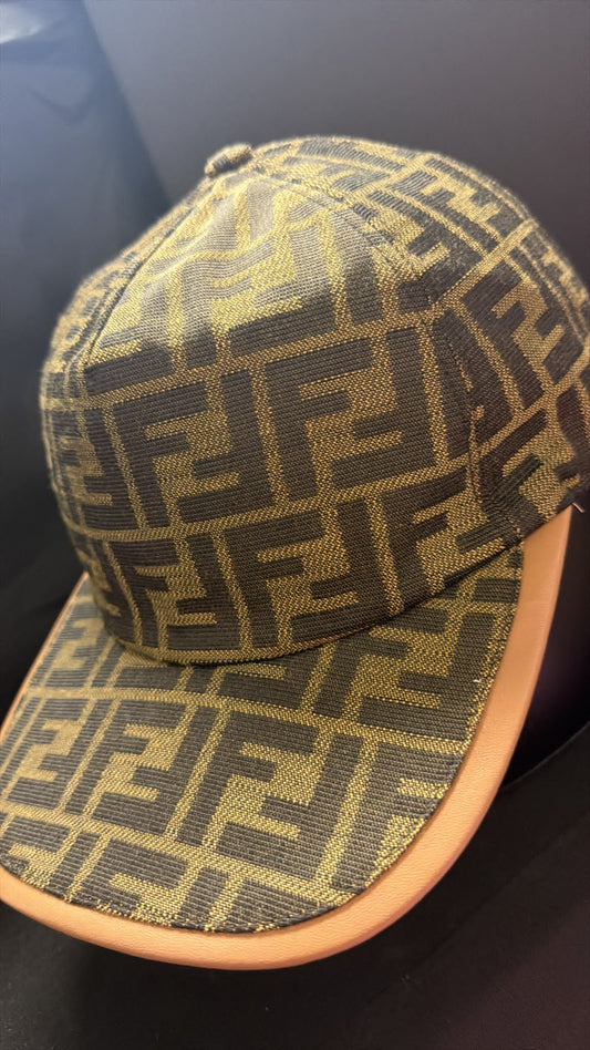 Casquette fendi