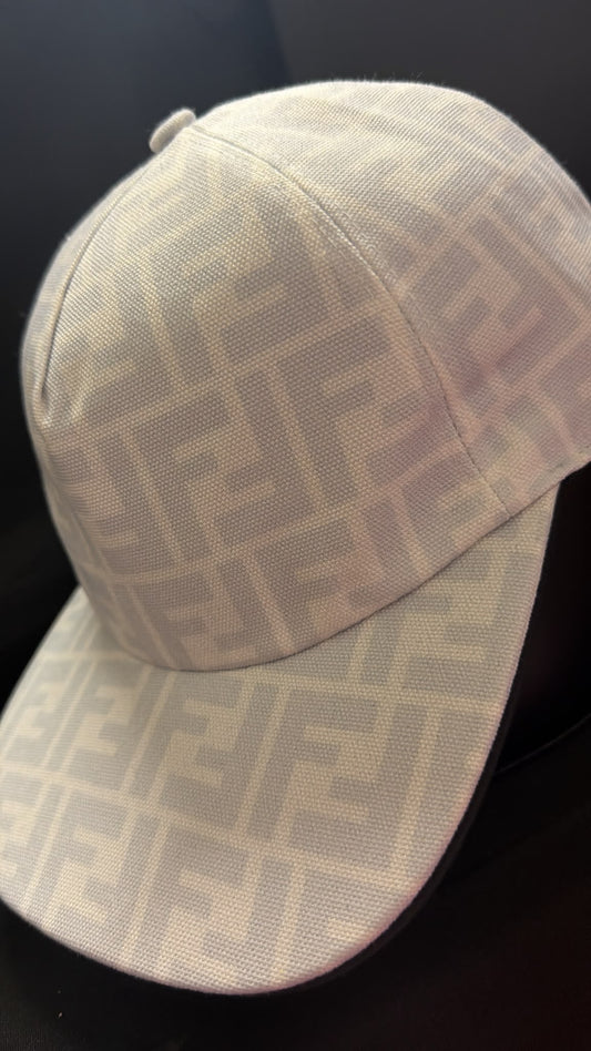 Casquette fendi