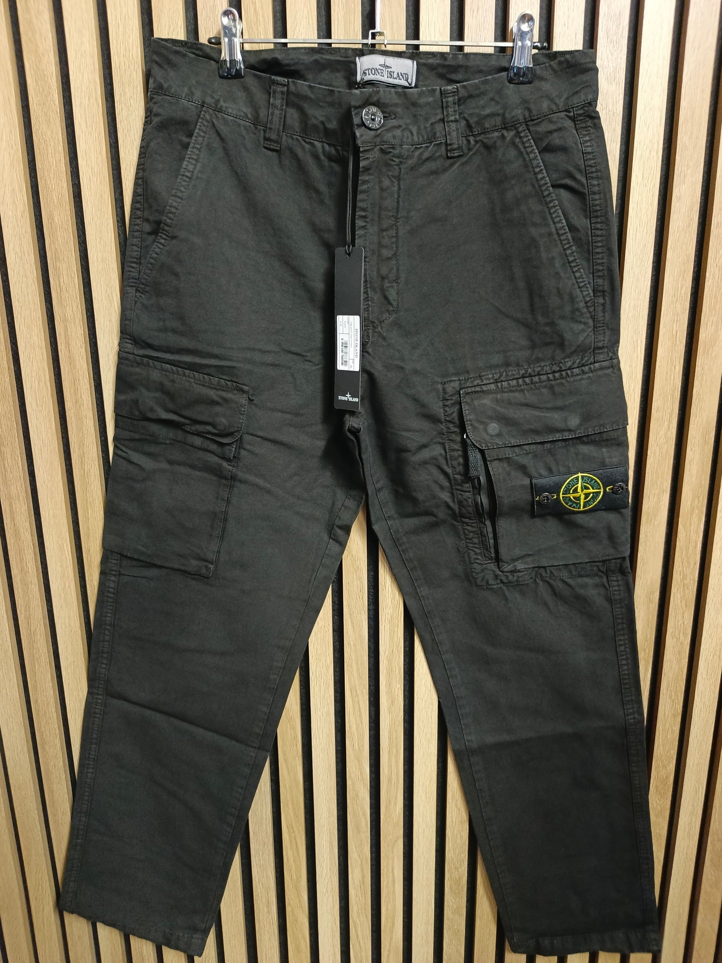 Cargo stone island