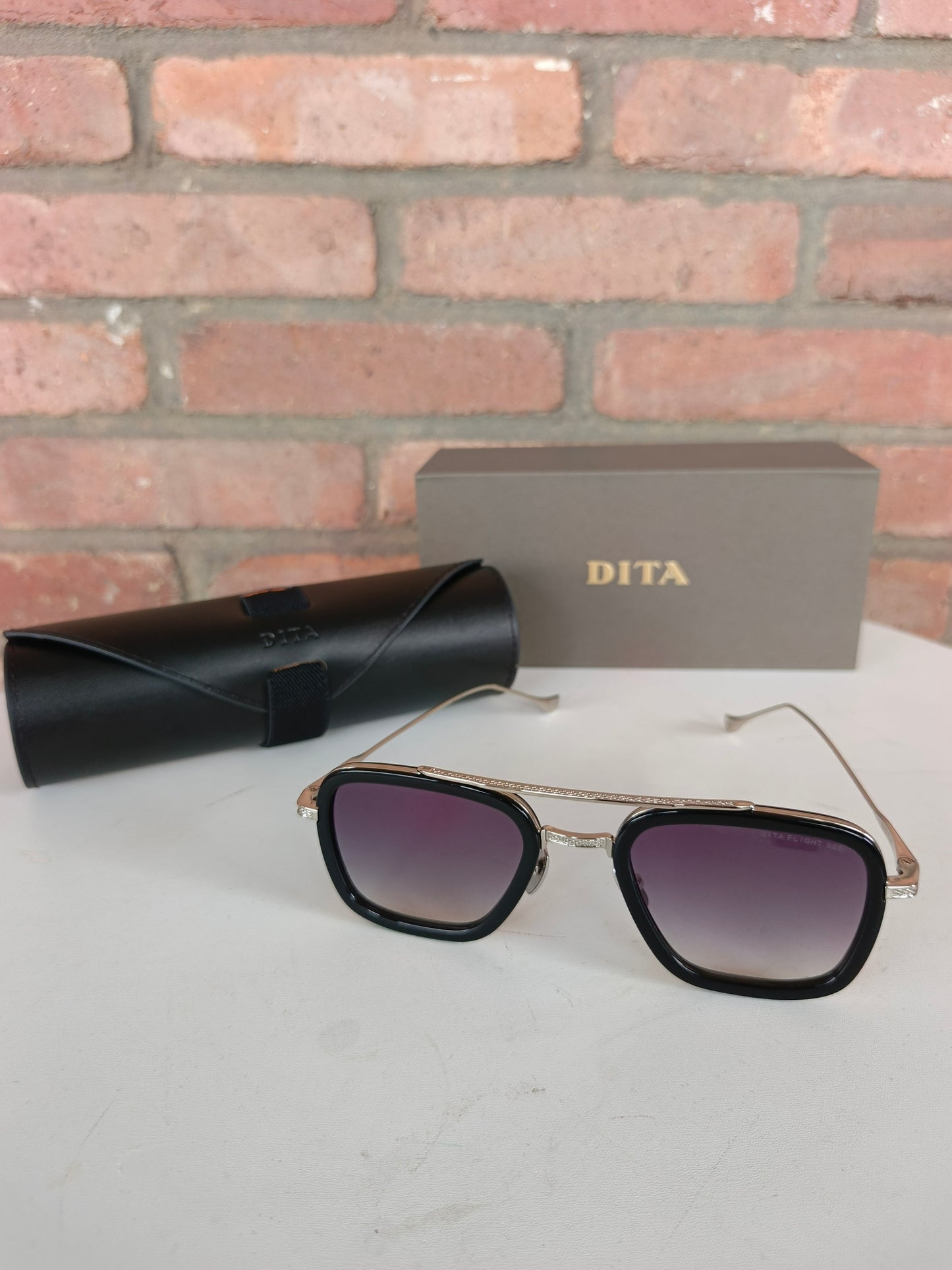 Lunette dita