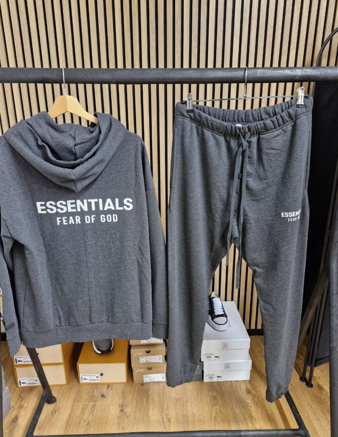 Survetements essentials