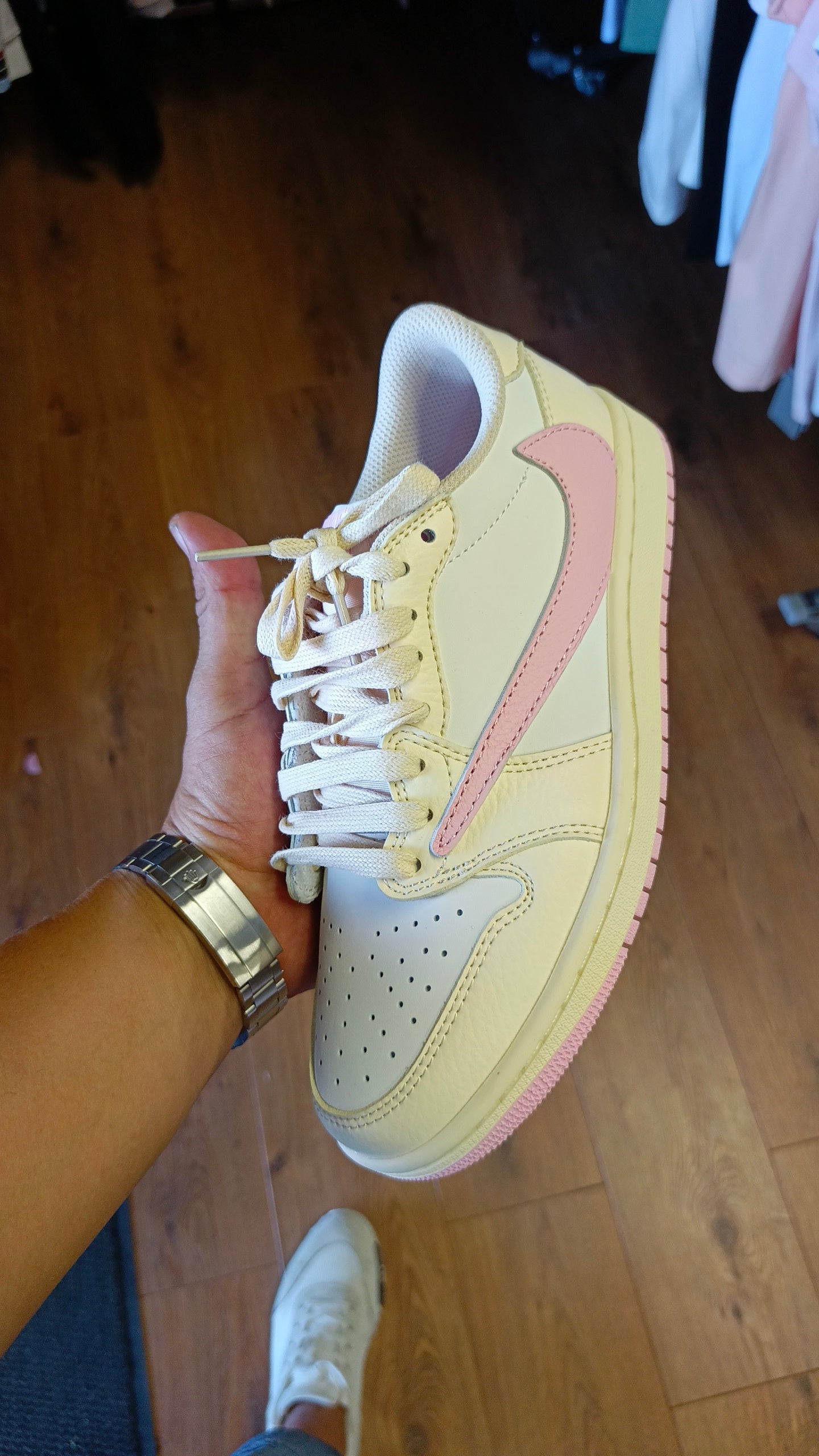 Chaussure nike travis scott